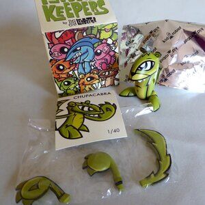 NEW 2007 KIDROBOT FINDERS KEEPERS CHUPACABRA 1/40 DESIGNER VINYL FIGURE